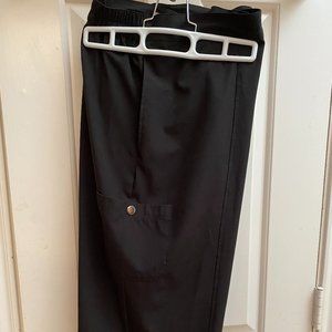 TravelSmith NO WRINKLE Black Capri with Button Accent and Elastic Waist